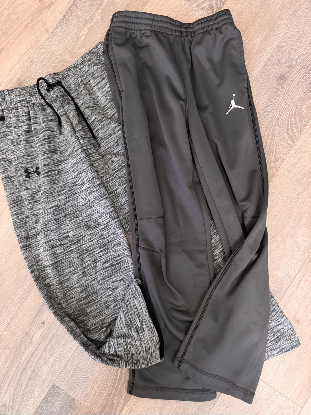 🎉BUNDLE{2}🎉 
Jordan Black Track Pants & Under Armour Boys Sweatpants